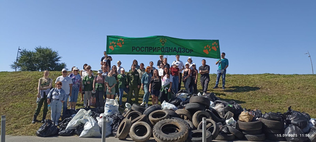 15 сентября во Владивостоке прошла экологическая акция «Чистый берег» под лозунгом «Экология — дело каждого». 